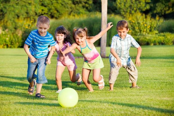 terve vartalo lapset harrastavat urheilua