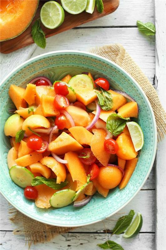 terveellistä ruokaa kesäideoita hedelmäsalaatti