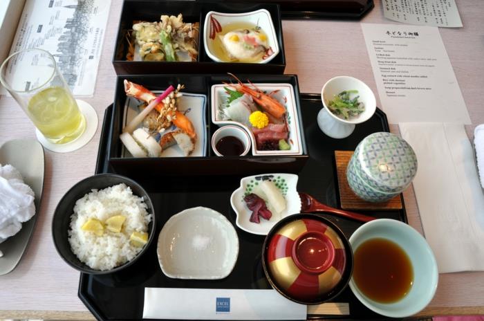 terveellinen syöminen brunssi aamiainen tasapainoinen ruokavalio japanilainen ruoka