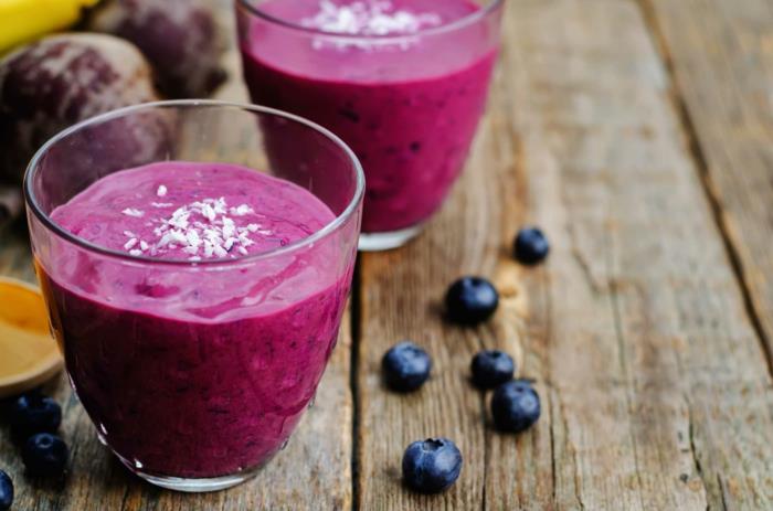 terveelliset syövät smoothiet juovat kauniita ihon hiuksia