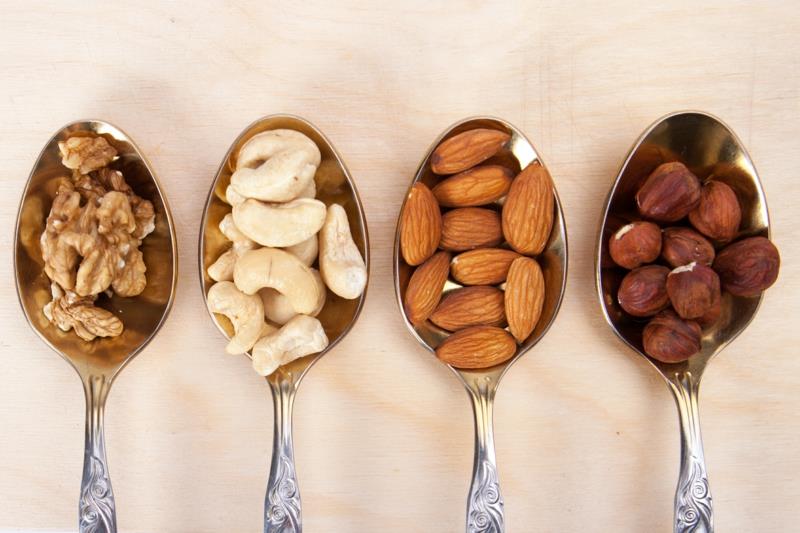 terveellistä elämää naisille, jotka vaihtavat ruokavalion pähkinöitä