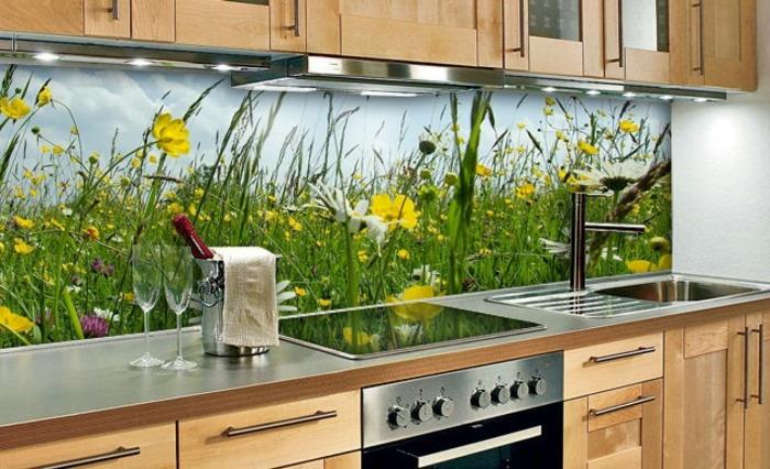 lasi takaseinä keltaiset kukat keittiö vihreä tuore pesuallas liesi