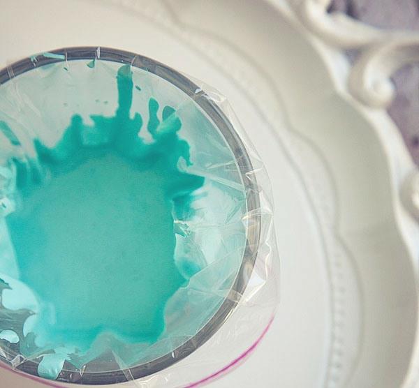 lasimaljakset koristavat kirkkaan sinivihreää