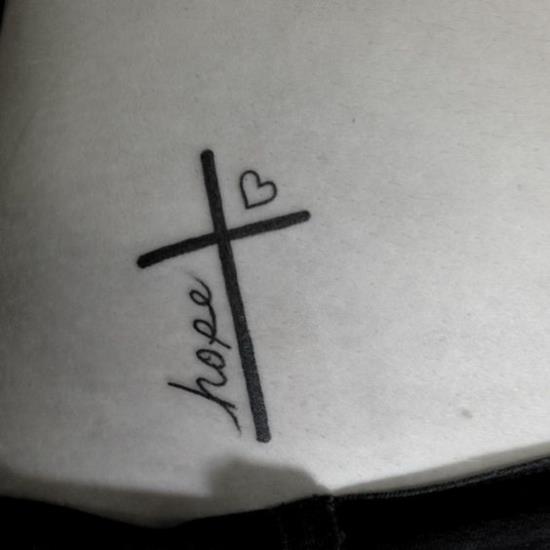 usko rakkaus toivo tatuointi minimalistinen