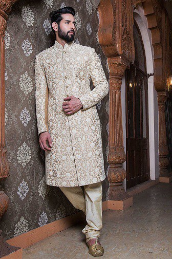 Krém és arany Sherwani