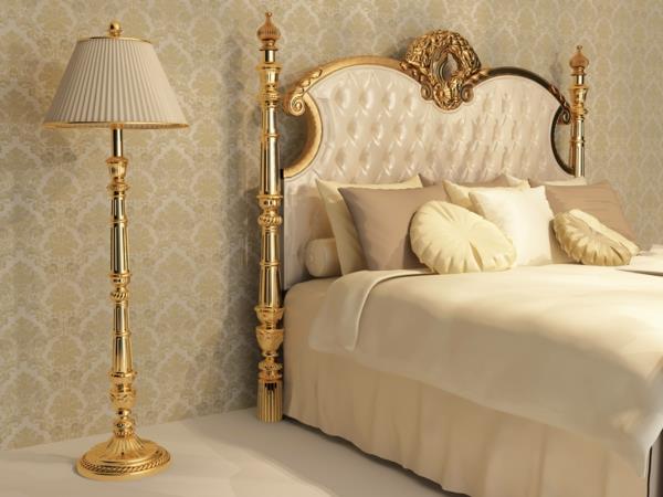 kultainen hohto barokkityylisessä makuuhuoneessa