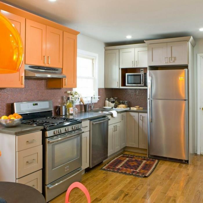 kahvat keittiökaappeihin pieni keittiö oranssi keittiökaapit