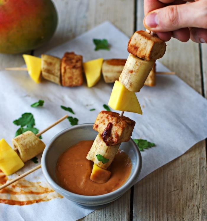 grilli kasvissyöjä vegaani vartaat mango banaani tofu dip