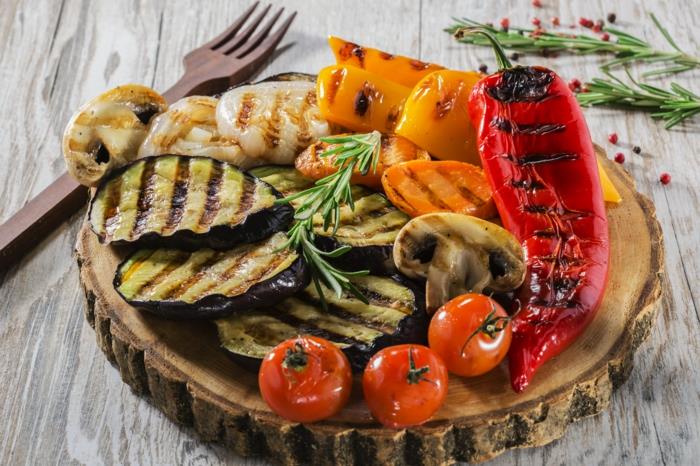 grilli grilli bbq vihannekset vegaaniset sienet paprika tomaatit