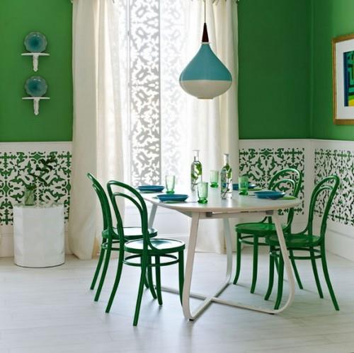 vihreä-tuolit-valkoinen-metallipöytä