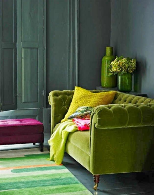 vihreä sohva olohuone sisustaa värillinen matto