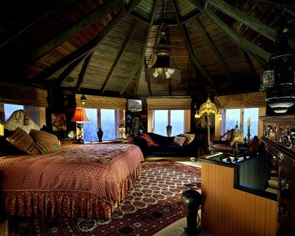 upea marokkolainen sisustus makuuhuoneen kattovuode