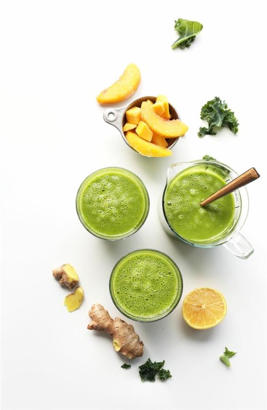vihreä smoothie mangolla ja inkiväärillä