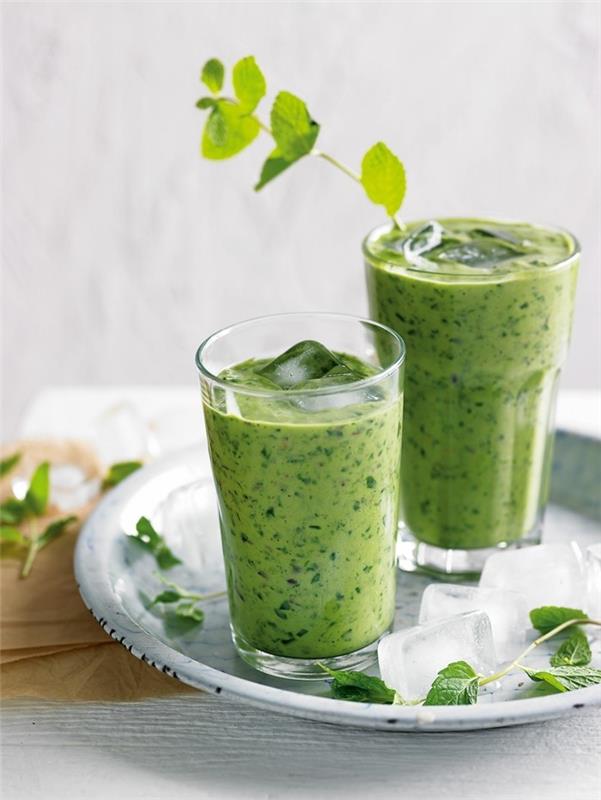 vihreä smoothie suklaalla
