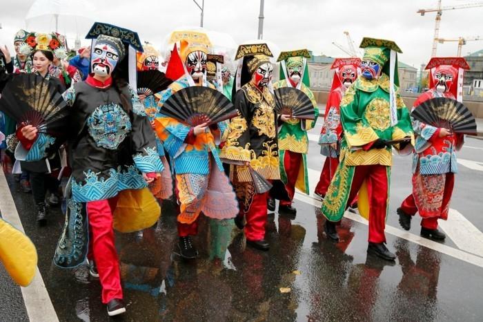 ryhmäpuvut karnevaali 2018 Kiina