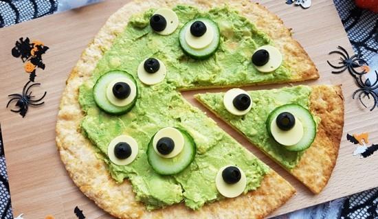 kammottavia pizzan täytteen ideoita guacamole -kurkkusilmät