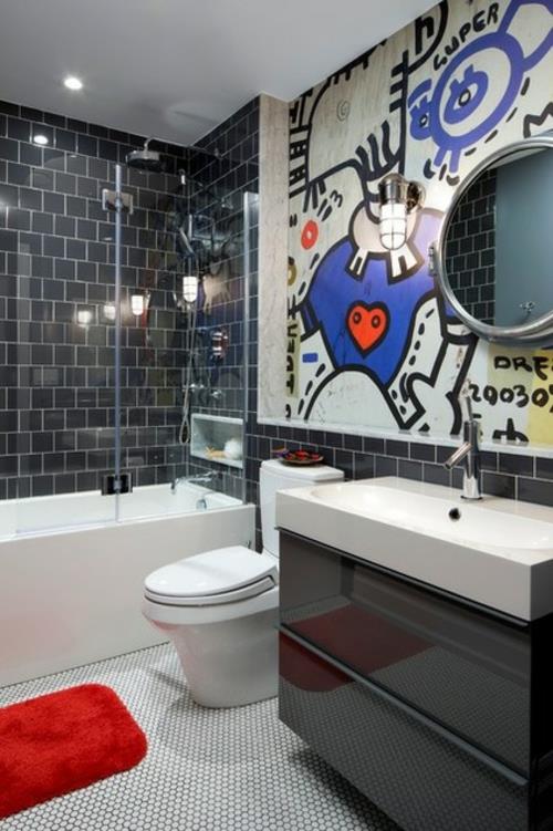 hyvin suunniteltu kylpyhuone laatat musta kylpyamme suihkukaappi