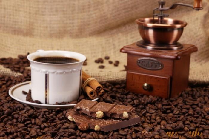 hyvää huomenta kahvi turkkilainen maitosuklaa kahvipavut hasselpähkinät