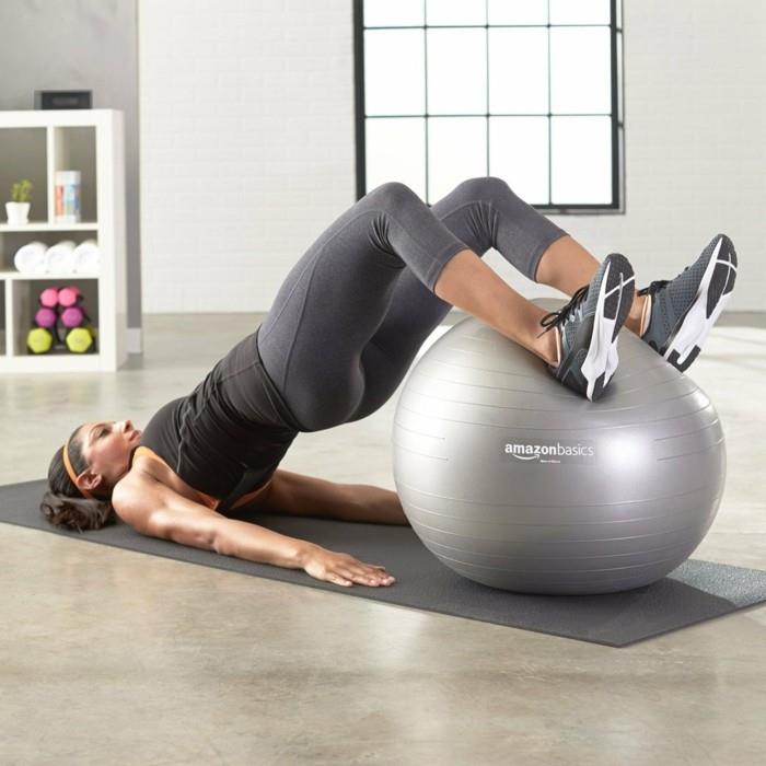 Harjoituspallojooga pilatiksen harjoittelu ergonomisesti