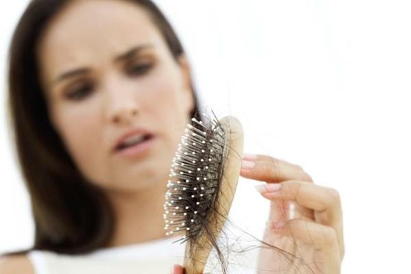 hiustenlähdön hoitoon naisilla