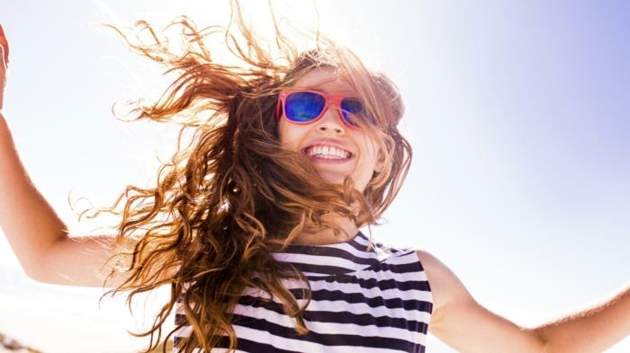 hiustenhoitovinkit shampoo -naamio sileät vinkit leikkaavat kuivat hiukset aurinko