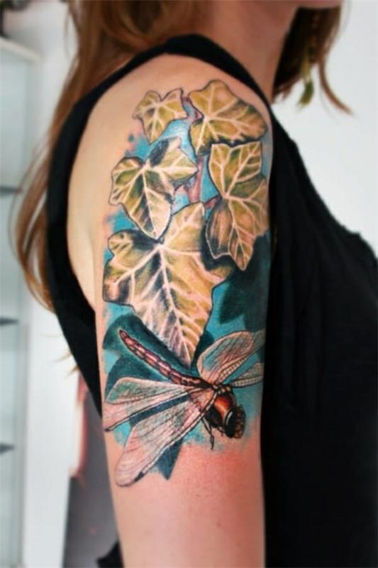puolihihaiset tatuointiideat naisille, joilla on muratti ja sudenkorento