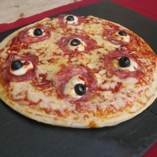 halloween silmämunat pizza täytteet ideoita mozzarella oliiveja