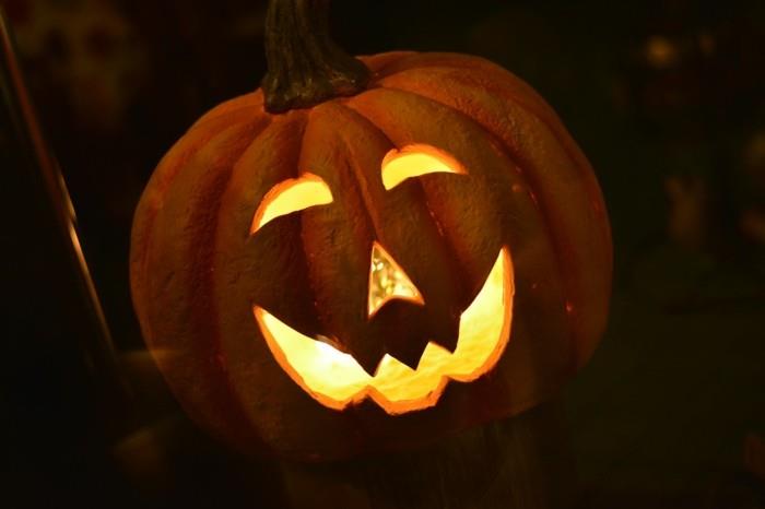 halloween -käsityöideoita kurpitsan veistämiseen