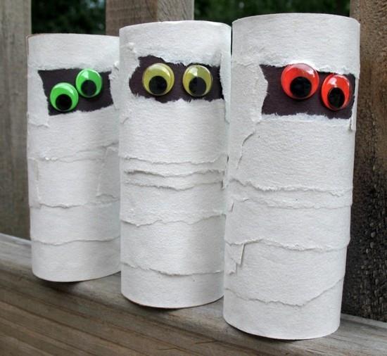 halloween tinkiminen wc -rullien muumioilla
