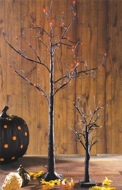 halloween -sisustusideoita musta kurpitsa ja puut