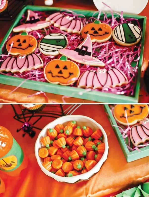 halloween -koristelu pieniä kurpitsia