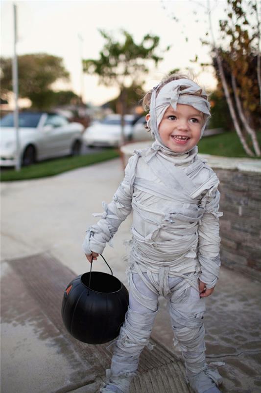 halloween puvut poika muumio elämäntapa