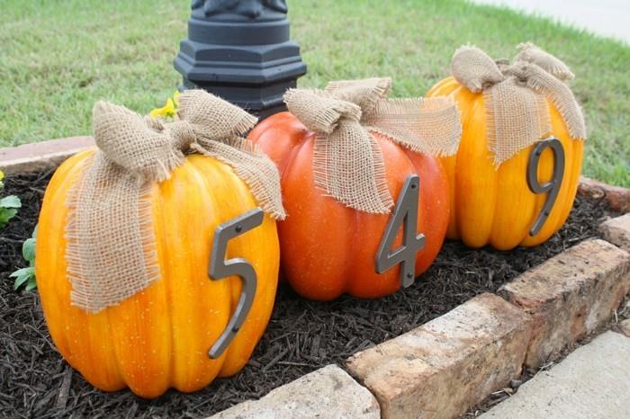 halloween -kurpitsa tuoreita sisustusideoita sisäänkäynnille