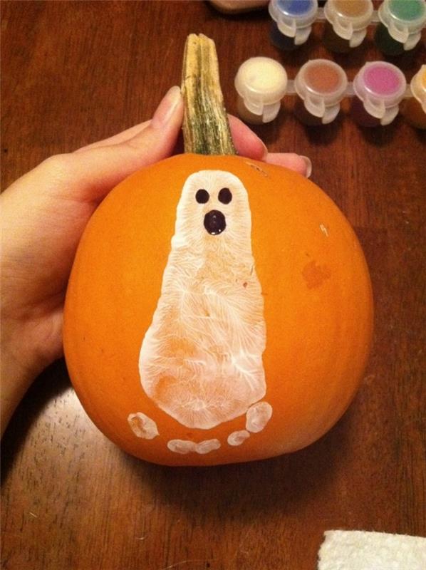 halloween -kurpitsa koristele kurpitsat jalanjäljellä