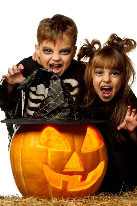 halloween -juhlaideat lapsille kurpitsan koristelu