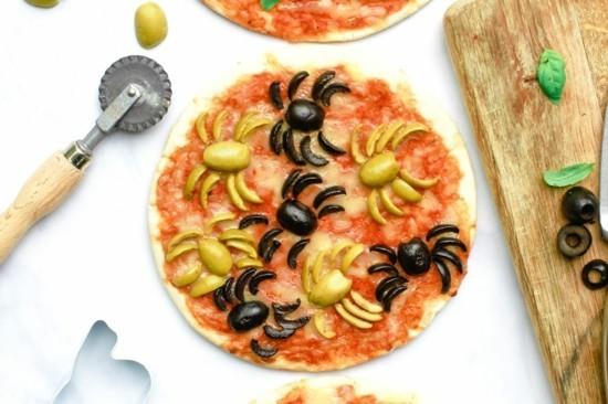 halloween -pizzan täytteiden ideoita oliivien kehruulle