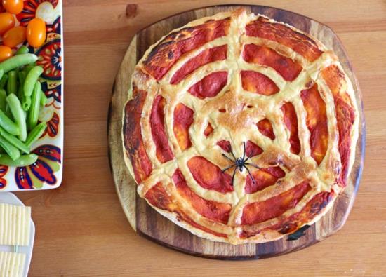 halloween pizza täytteet ideoita hämähäkinverkko
