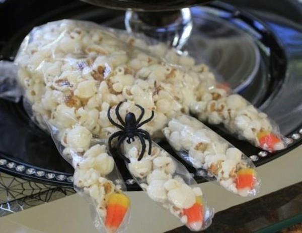 haloween ideoita popcorn kertakäyttökäsineet