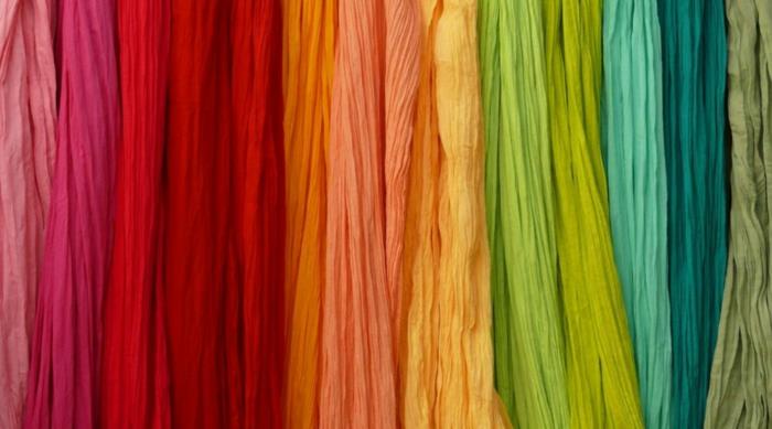 kaulahuivi solmio silkki jousivaihtoehdot kaikki värit