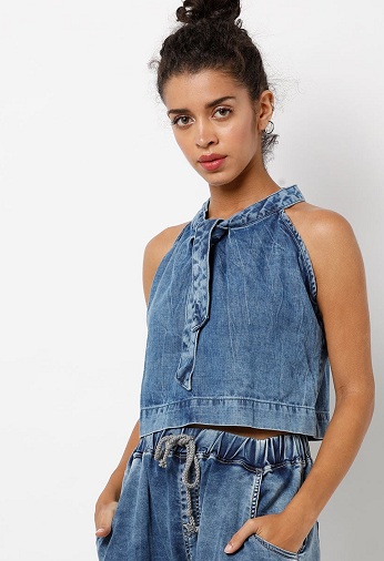 Denim halter-top med halsbånd foran