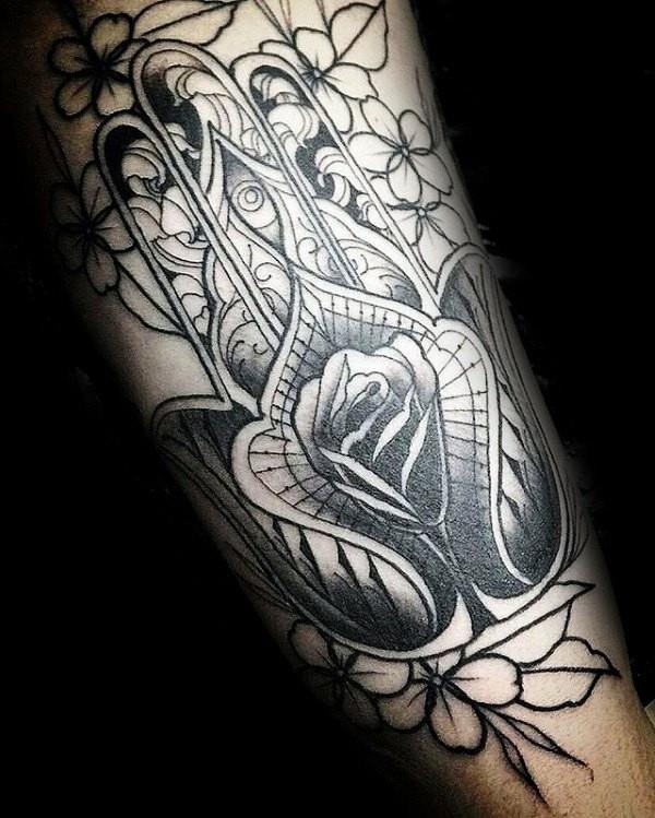 hamsa tatuointi ruusu
