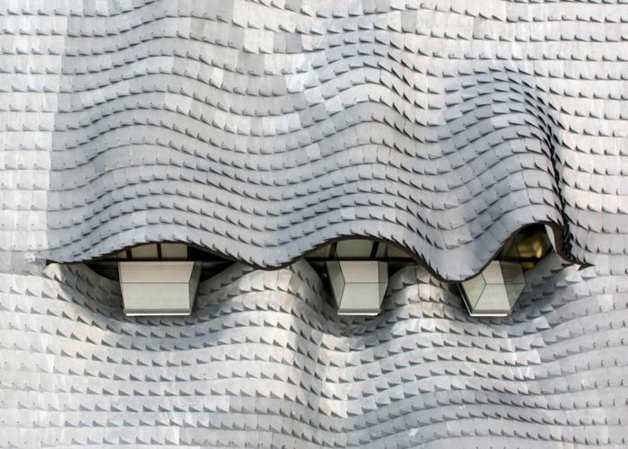 talo meren rannalla leija suunnittelu moderni arkkitehtuuri tina katto verhous kattotiilet