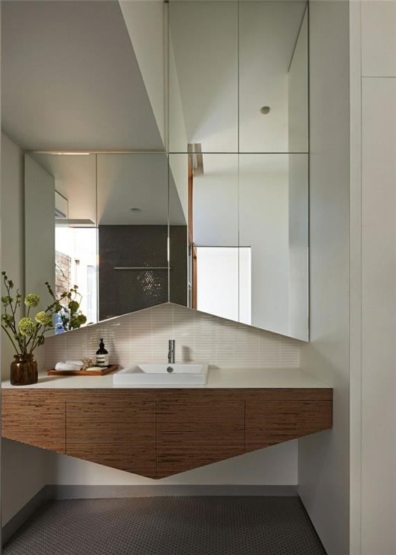 remontoida talo moderni kylpyhuone kalusteet peili seinäallas pesuallas puusta