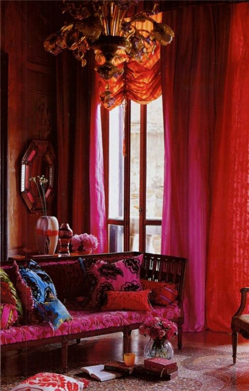 kodin sisustus marokkolaiset tekstiilit kirkkaat värit vaaleanpunaiset punaiset verhot