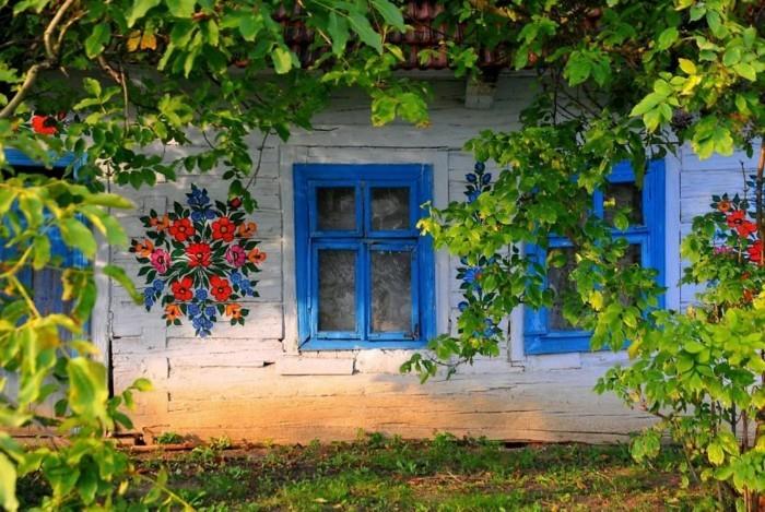 talon julkisivun muoto zalipie sininen ikkuna puutarhakasvit kukkakoriste