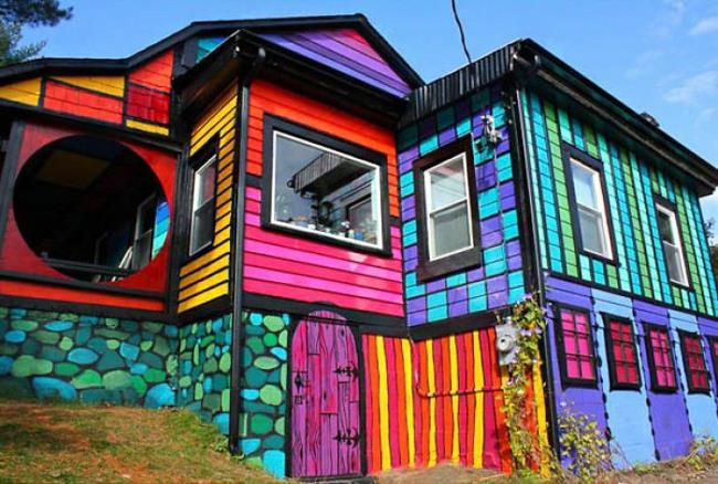 talon julkisivut värit moderni talo julkisivu muoto sateenkaari värit kuvio