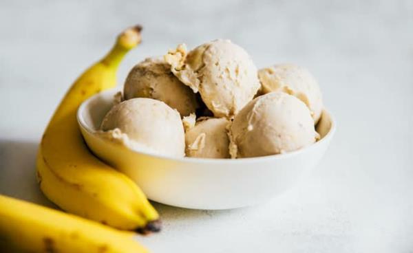 Valmista kotitekoinen banaanijäätelö Nice Cream