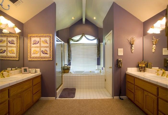 talon peruskorjaus lattiamatto kylpyhuone sisäänrakennettu kylpyamme seinän väri violetti
