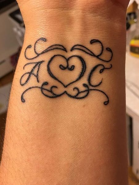 Törzsi szív tetoválás