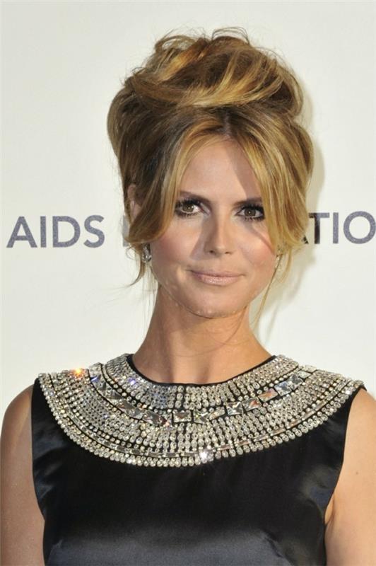 heidi klum updo vaaleilla kohokohdilla